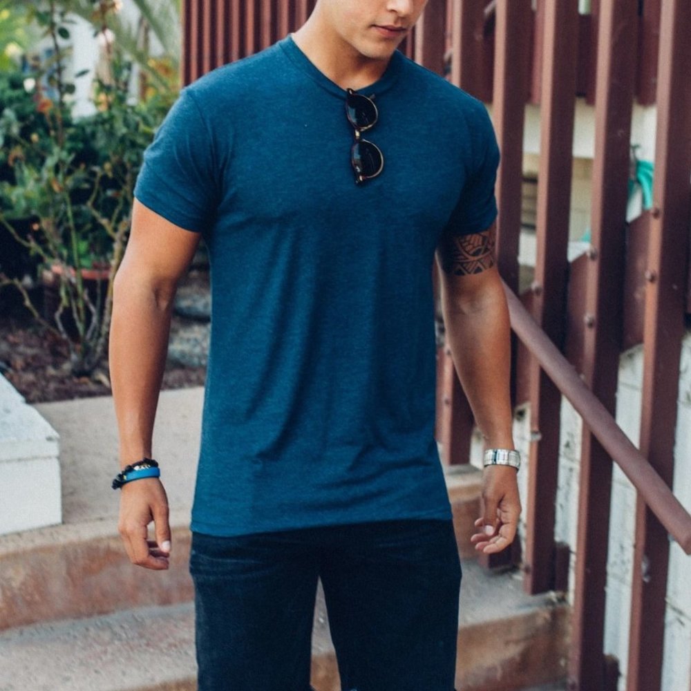FRESH CLEAN TEES  MEN'S CREW NECK SHORT SLEEVE TEE SHIRT  COLOR: NAVY